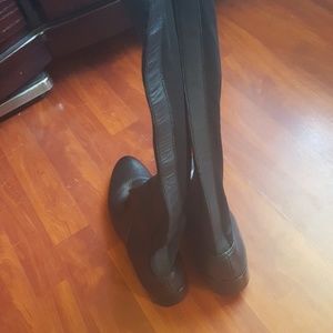 charles david white boots